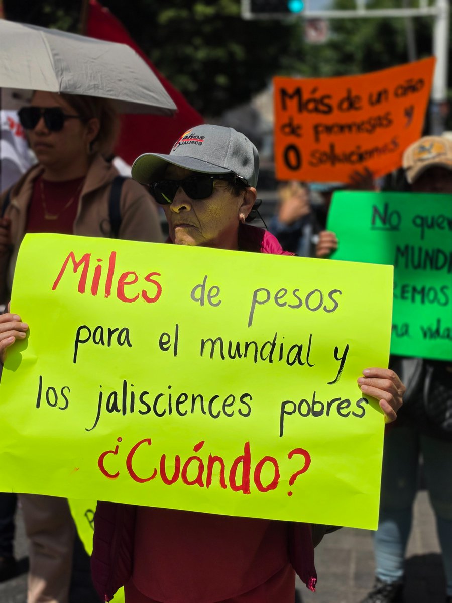 Waterloo_9's tweet photo. La forma de gobernar por @PabloLemusN al estilo #Jalisco es menos obras para la gente pobre y más para la gente rica. 
#JalisciensesExigenSolución
@GobiernoJalisco https://t.co/kkwXv8dhJo