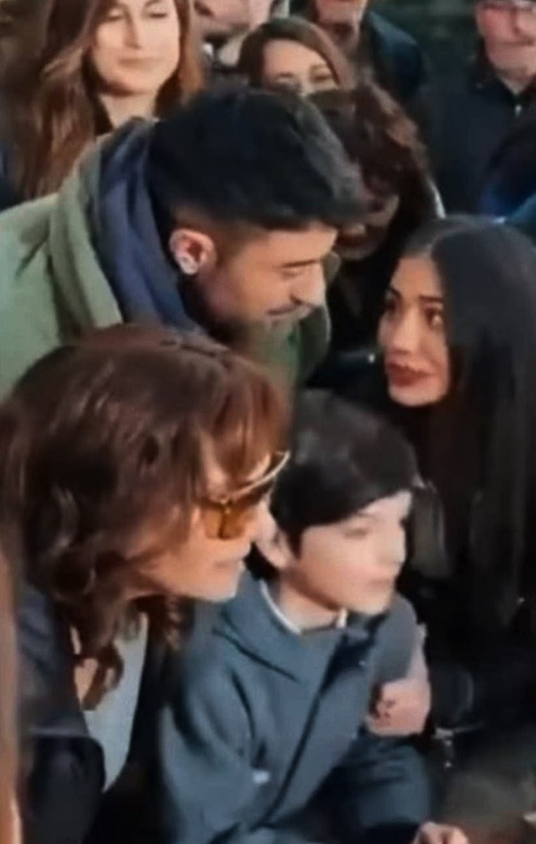 AdrianaMiceli1's tweet photo. @rifless111 @Pata49361535 La mejor pareja turca. Los mejores socios #DemGin
Vuelvan juntos 🇦🇷🙏🙏🙏🙏 #EnginAkyürek #DemetÖzdemir https://t.co/WNbRbG4jDW