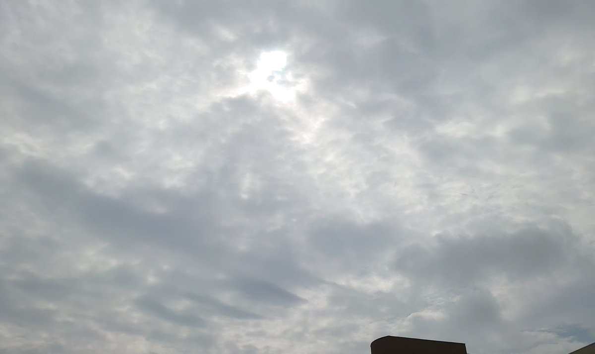 aaa99437901's tweet photo. 退勤
空が明るいわね https://t.co/ikNxgml0p8