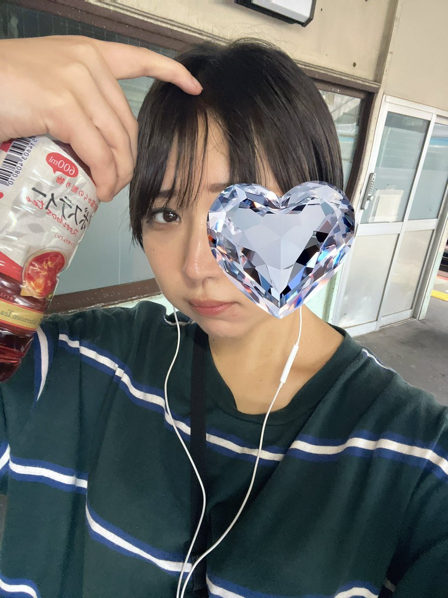 sae_cocha's tweet photo. 髪伸ばす伸ば��言ってがんばってたんですが、我慢出来ずまた振り出し��戻りました💗💗 https://t.co/1zdGmOJ9Xa