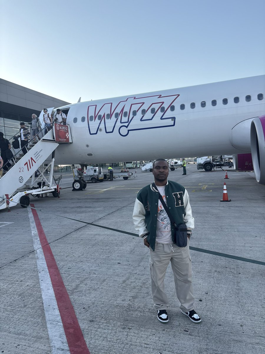 iamMaychee's tweet photo. Thank you God for keeping things moving smoothly 🙏🏼..touchdown Tirana ,Albania. https://t.co/W7vTyv7U4p
