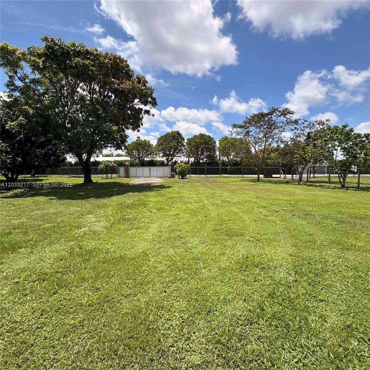 cordigroup's tweet photo. 🌴 Dreaming of your own agricultural paradise? Check out this rare 2.4-acre lot in Homestead! Loaded with mature fruit trees—avocado, mango, papaya, plantain &amp; more 🍋🥭. Enjoy canal views, private living quarters with A/C &amp; bath. https://t.co/gMLBsJvOkw https://t.co/VBkkRz9Zsr