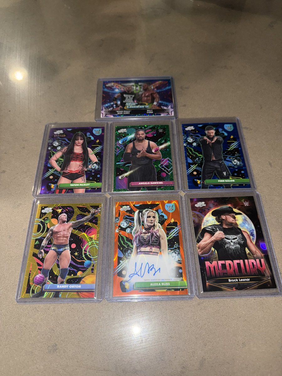 ajoseph34's tweet photo. @wrestlingcards I opened an absolute monster of a box last night! 🤯 https://t.co/uKAZbySsvf