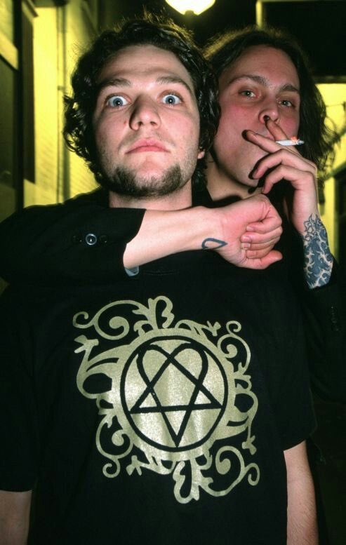 Radio1Dark's tweet photo. Bam had such a huge obsession with Ville that he wanted to be him and Ville even mentioned in interviews how Bam had homosexual tendencies. https://t.co/ApxkB34jgQ