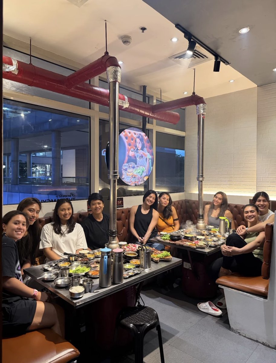 JolinaDCxstan's tweet photo. Family in snaps💛

📸 abymarano igs https://t.co/vb9yBNfvza