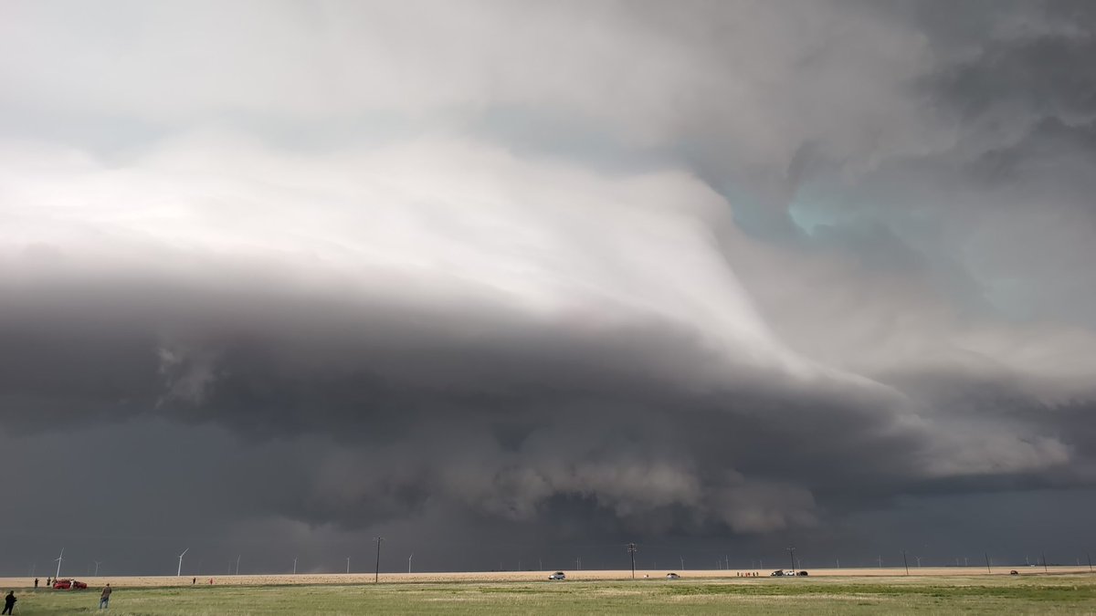 Jesse_Risley's tweet photo. #supercell north of Genoa, CO getting more concentrated with good lowering and nice vault. #cowc @NWSBoulder https://t.co/KvRQdVLtIJ