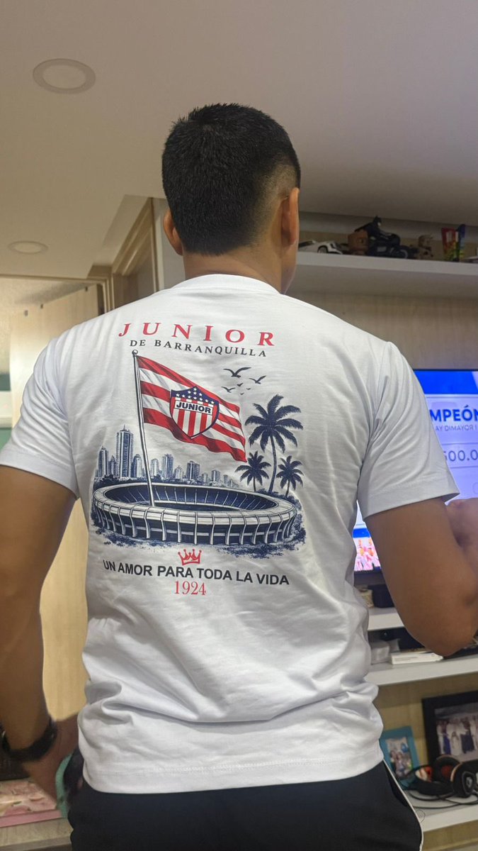 _dairopacheco's tweet photo. @ChrisDaes @JuniorClubSA @FunTecnoglass @FunTecnoglass #JuniorTuPapa VAMOS TÍO, VAMOS POR ESA CAMISETA, GRACIAS A DIOS SOY HINCHA DE JUNIOR!!! ❤️🇦🇹 https://t.co/QDSdzmIMb8