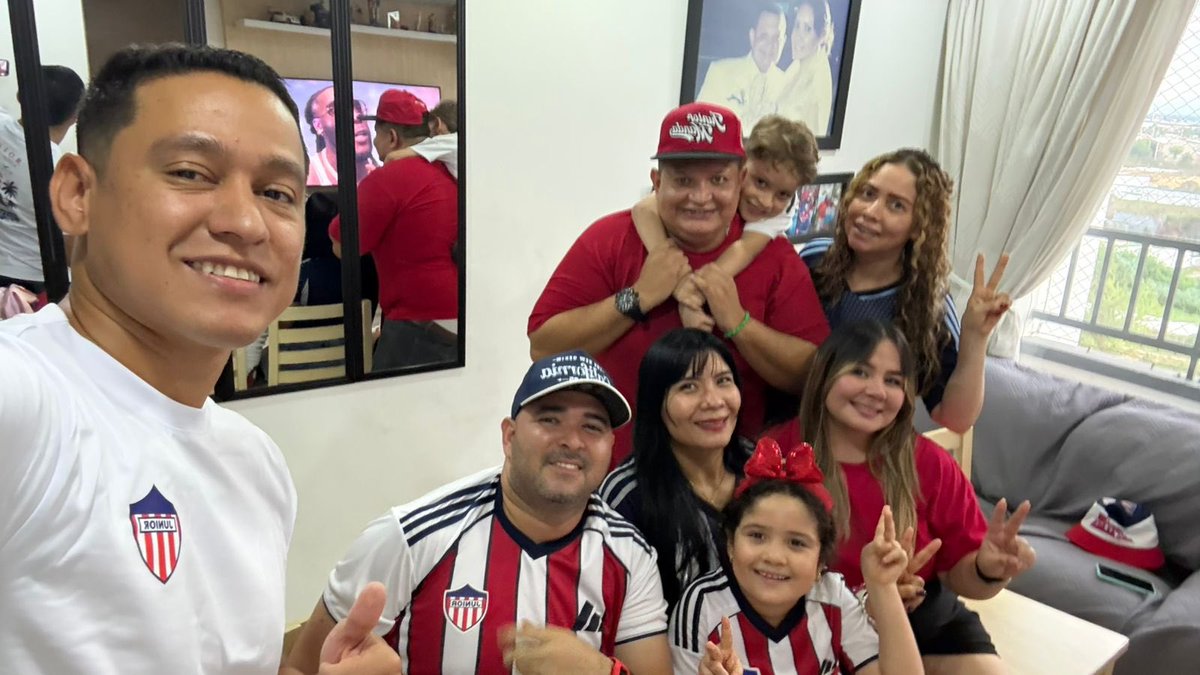 _dairopacheco's tweet photo. @ChrisDaes @JuniorClubSA @FunTecnoglass @FunTecnoglass #JuniorTuPapa VAMOS TÍO, VAMOS POR ESA CAMISETA, GRACIAS A DIOS SOY HINCHA DE JUNIOR!!! ❤️🇦🇹 https://t.co/QDSdzmIMb8
