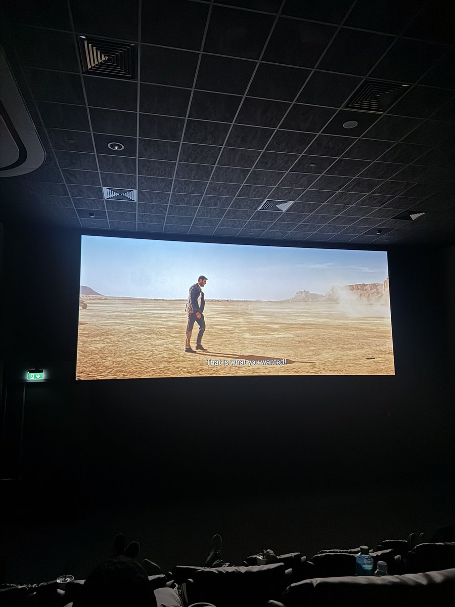95e_2's tweet photo. فيلم سفن دوقز 7DOGS كل شيء فيه حلو الا ممثل واحد الله يستر عليه 🤷🏻‍♂️ https://t.co/SSLUlonvnh