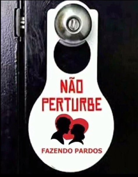 jim1njeong's tweet photo. queria usar isso na porta do apartamento da esther https://t.co/RlxOUoPcyM