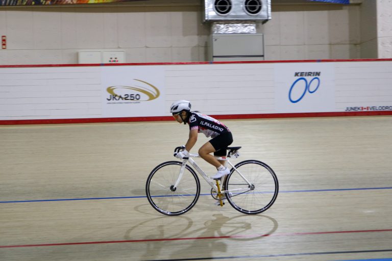 PRESSPORTS's tweet photo. 中学生以上の女性を対象としたトラックサイクリング2泊3日合宿。参加費6000円。
以前取材したことがありましたが、中学生たちにとってかけがえのない夏合宿。みんな楽しそうでした。
https://t.co/QhoX9XHX63 @PressportsCより https://t.co/WkwbR9bV92