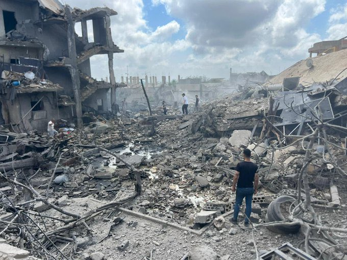 mpttrader's tweet photo. It’s a racist genocide.
Similarities between Israel's bombing of Gaza and Lebanon are growing. Hospitals in flames and children buried beneath rubbles, in flagrant violation of all international laws and treaties, with full impunity and absolutely no consequences. https://t.co/7tQ3NXuwBm