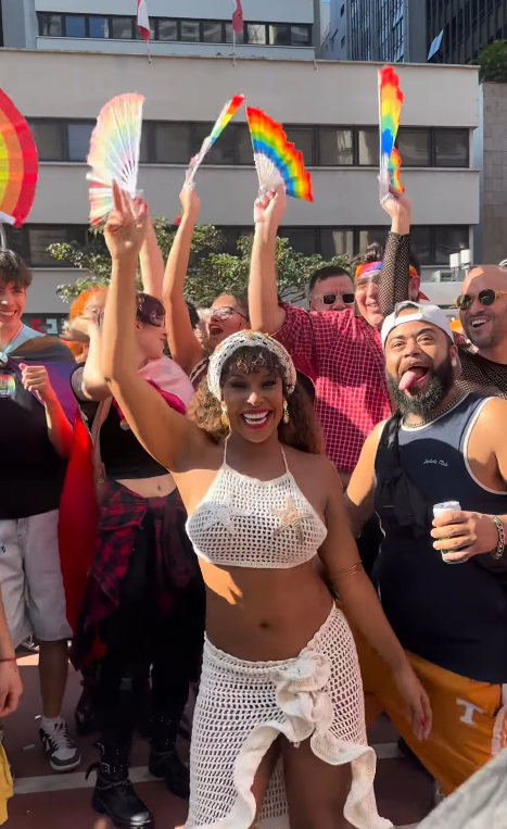 forumbunklr's tweet photo. DIVAS: Samira e Sol foram as ÚNICAS do BBB 26 a prestigiarem a Parada LGBT+ em São Paulo. https://t.co/6orgoXd8Hl