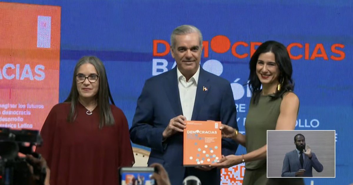 MichMuschett's tweet photo. Nuestra región - y el Caribe en particular - cuenta con importantes fortalezas democráticas. El desafío es transformar esos activos en mayor resiliencia, inclusión y oportunidades para las personas frente a un contexto de crecientes presiones. 
 
Me honra presentar junto al Presidente @luisabinader desde Santo Domingo 🇩🇴, corazón del Caribe, nuestro Informe sobre Democracia y Desarrollo 2026 de @PNUDLAC. El futuro de América Latina y el Caribe depende de nuestra capacidad colectiva para transformar las presiones que enfrentan nuestras democracias en progreso.

 #DemocraciasBajoPresión