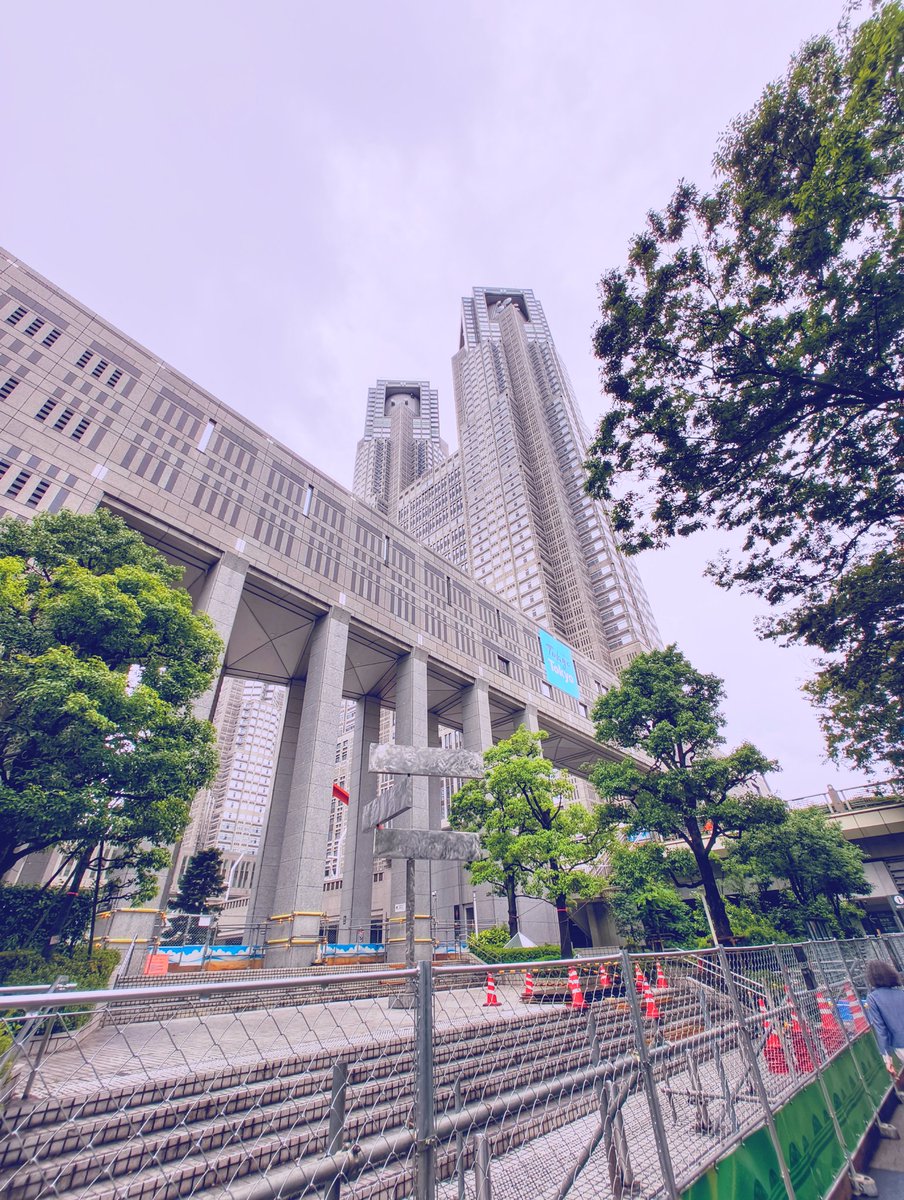 bitpulse's tweet photo. おはようございます🌥️ 明日から三井住友ビルの三角広場で開催されるEVさんのイベントブース設営で新宿に来ています🌈🚃🚃✨ 雨が止んでくれて良かった🌂 今日も一日よろしくお���いします😊 https://t.co/VcrKOuIxHB