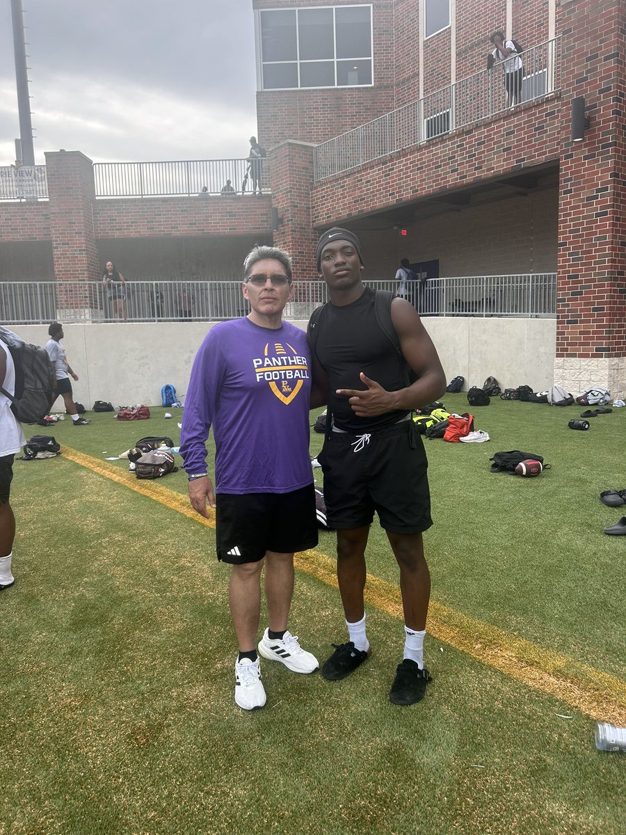 EzCallahn's tweet photo. I had a great time competing at @PVAMU glad I got to meet coach @CoachmartinezOL and have a good talk with him and glad I got the opportunity to showcase my abilities https://t.co/rs4qywR7qQ