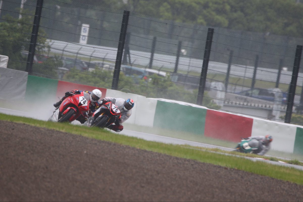 fukayc's tweet photo. 鈴鹿サンデーロードレース
NAT ST 600 https://t.co/dLNpgbowGa