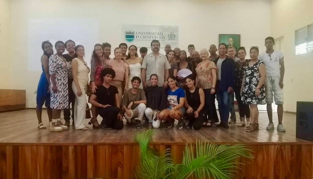 CubaMES's tweet photo. 🎼🤝 La Facultad de Humanidades de la @ucfgos desarrolló un fructífero intercambio con el Dr. C. Ignacio Martín Vivaldi, reconocido catedrático, con el propósito de impulsar nuevas oportunidades de colaboración académica desde el pregrado hasta el posgrado.

ℹ️📷 #UCf 
#Cuba https://t.co/f1mcLsUJDv