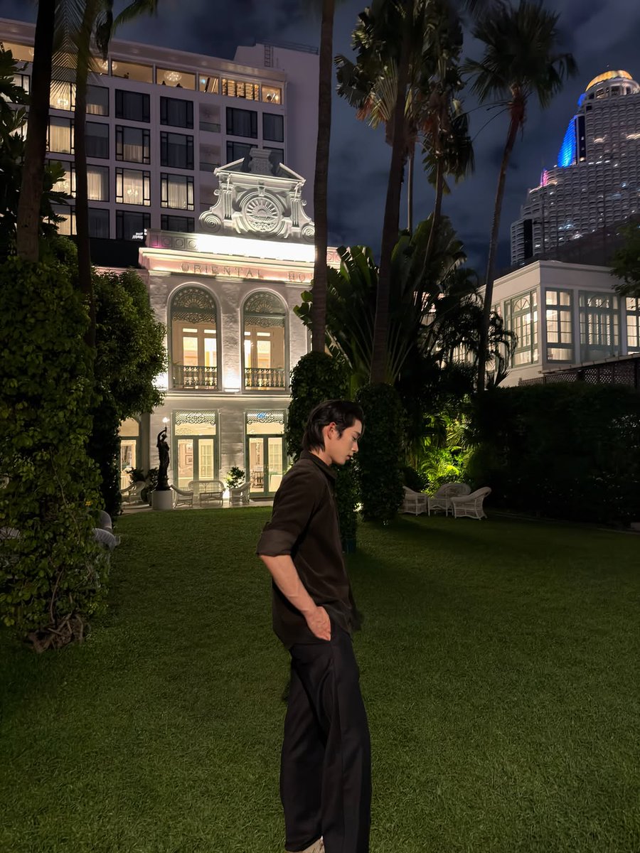 EstSuphaPH's tweet photo. 080626 IG Update @EstRvp 

📸 est_rvp : staycayyy

Staycay ? I thought he said SLAYYY 😜🤭😆

-🍀
#est_rvp #EstSuphaPH https://t.co/lxGmv0sPIa