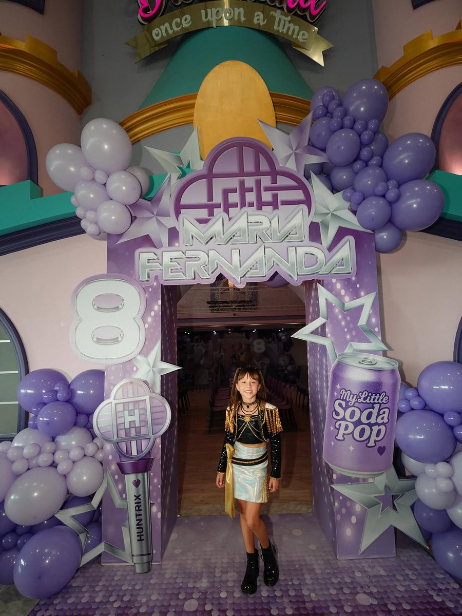 fernandagmtx74c's tweet photo. ✨Beba turns 8 ✨ la fiesta de mi niña grande carismática 😍
No había tenido oportunidad de subir sus fotos 💜
Te amo Beba tu felicidad es la mía 🫶🏻
Aparte que me encanta organizar sus fiestas jeje 😋 https://t.co/A3xoTsmF7w