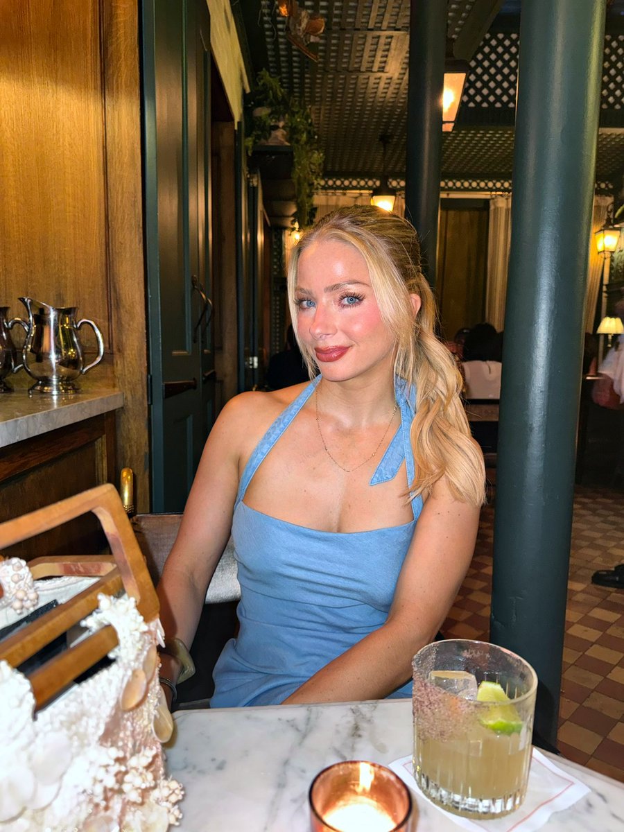 HayleyLewis_'s tweet photo. Cheers to 33🤍

I’ve always loved the quote, “To be loved is to be seen,” and this birthday I felt that in every possible way.

To everyone who celebrated with me, sent a text, made a call, or thought of me this weekend, thank you. I don’t take any of it for granted🥂✨🤍 https://t.co/qA5HoEaX8E