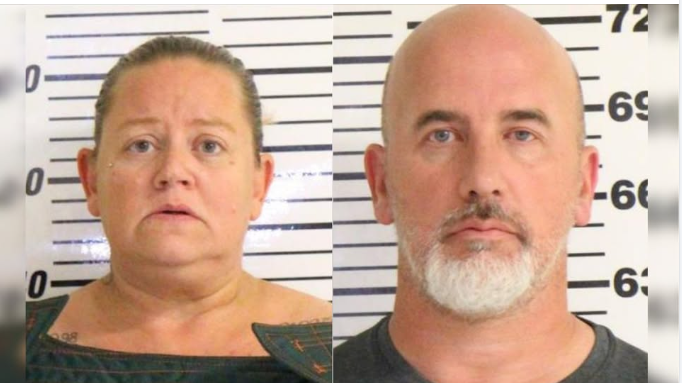 CHIMPUSX's tweet photo. A 10-year-old was found tortured and malnourished, parents were charged.

Andrew C. Warrington, 48
Kellie J. Warrington, 47

were arrested after authorities discovered the child had been kept locked inside an unfurnished bedroom, according to court documents. https://t.co/ZY5kZViuJ3