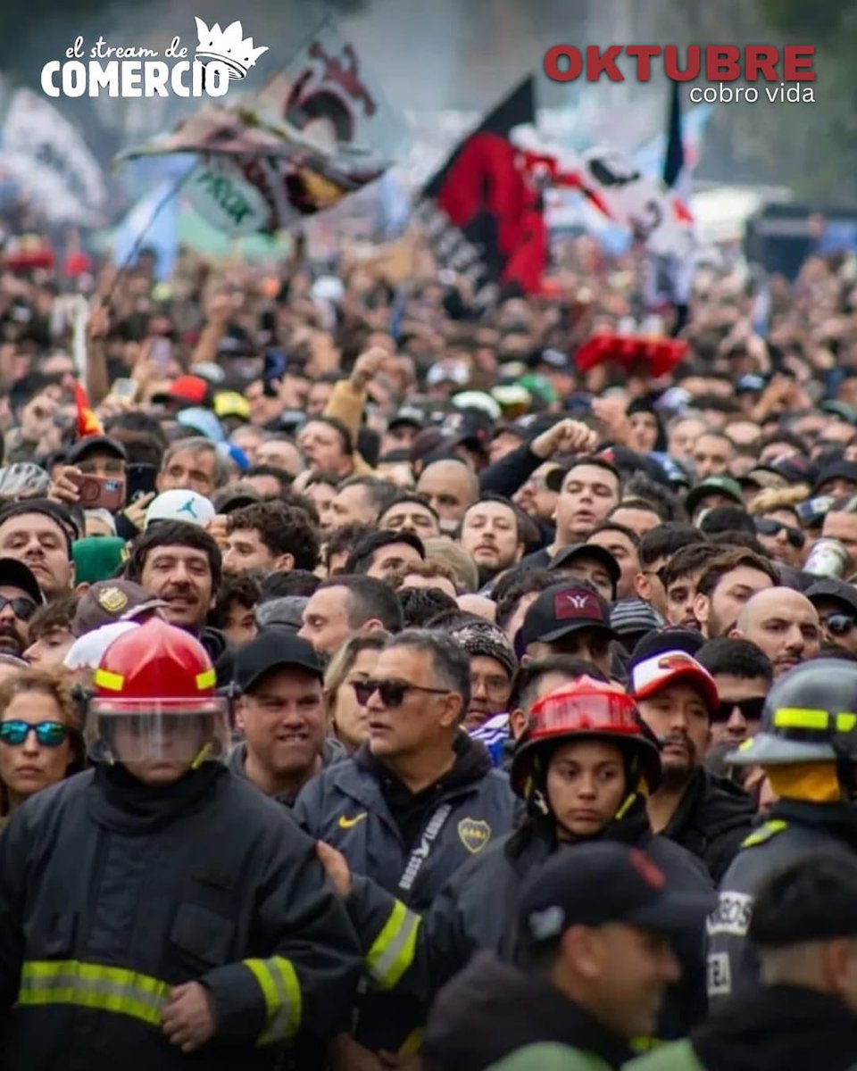 StreamComercio's tweet photo. OKTUBRE COBRO VIDA

< MAS DE 1 MILLON DE PERSONAS SE ACERCARON A VILLA DOMINICO PARA DESPEDIR AL INDIO SOLARI

< EL FOTOGRAFO MARTIN VEGA CAPTO ESTA IMAGEN QUE RAPIDO SE VIRALIZO EN REDES

#INDIOSOLARI https://t.co/Fga3xPW7e7