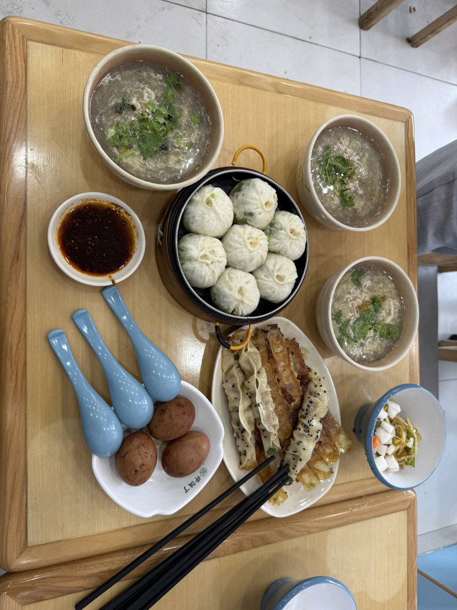 CQ886's tweet photo. 碗里的是什么 https://t.co/gPQkzV0XQE