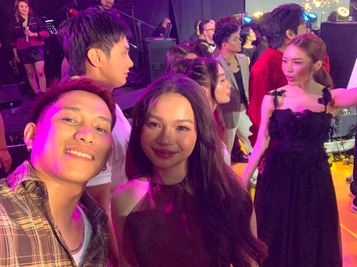 AlamonLaur43657's tweet photo. Thank u mga langga sa pagpapicture sa palangga ko na c kolettey alam nio tlga na idol kto Ng subra...Salamat langga tlga..🩷🩷🩷🩷 
#asapdancesinvictoriascity https://t.co/mCXIAopOSE