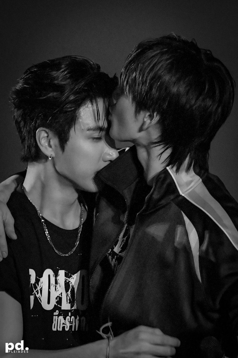 MommyPSna's tweet photo. ไม่มีคำว่าบังเอิญ ในเรื่องของความรัก 
เมื่อเราถูกรักมาอย่างดี เราจะกล้าพอที่จะแสดงความรักออกมา🖤🤍

PSDFAMILY MOVIE TIME COLONY

#SFxPerthSantaDomiia
#PerthSanta #เพิร์ธแซนต้า
#Perthppe 
#ppsanta https://t.co/NEoqmwHxb6