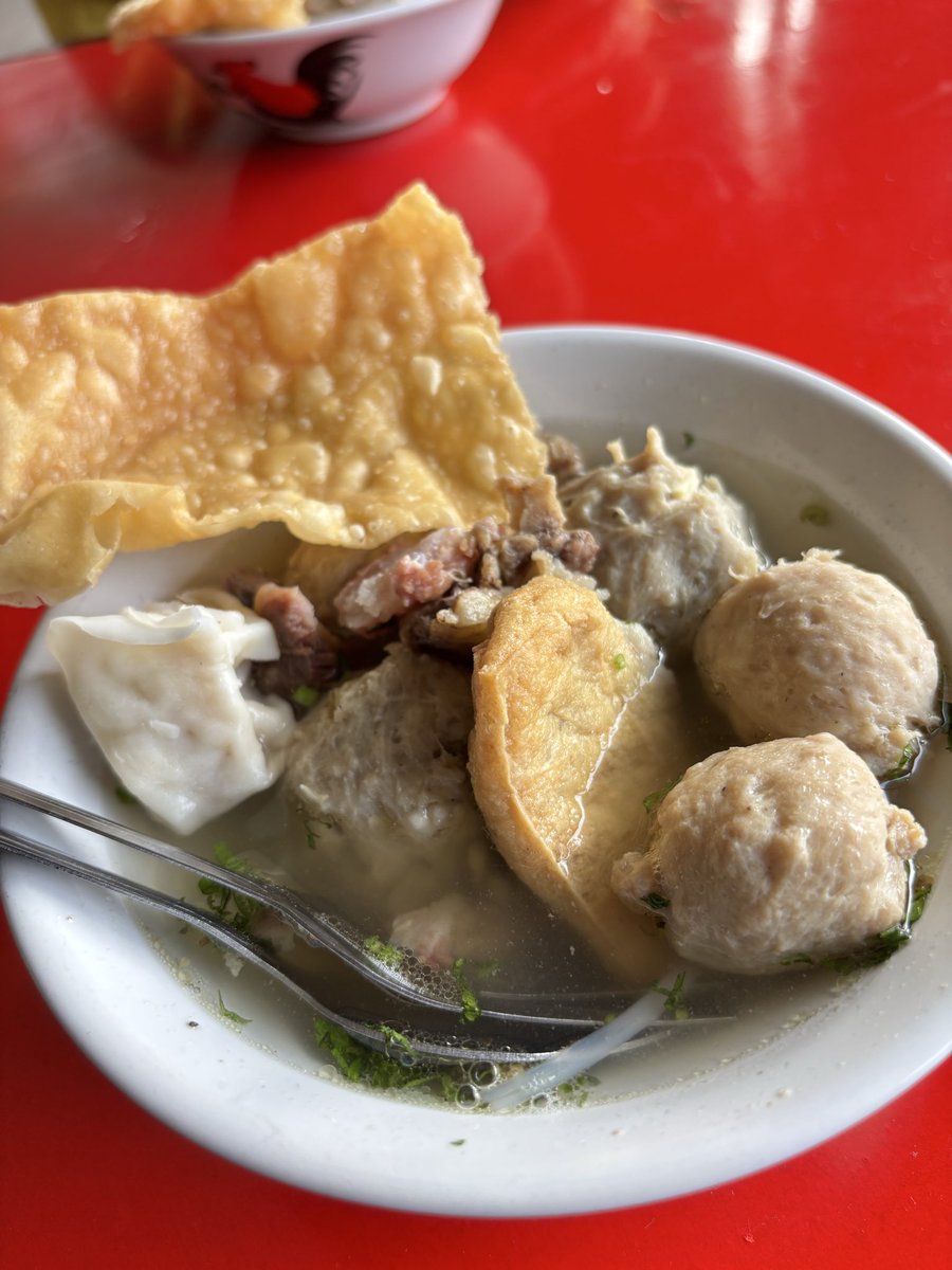 alodepii's tweet photo. nih misal didunia makanannya cuman ada bakso juga gue gakpapa https://t.co/dXSCXpqcOf