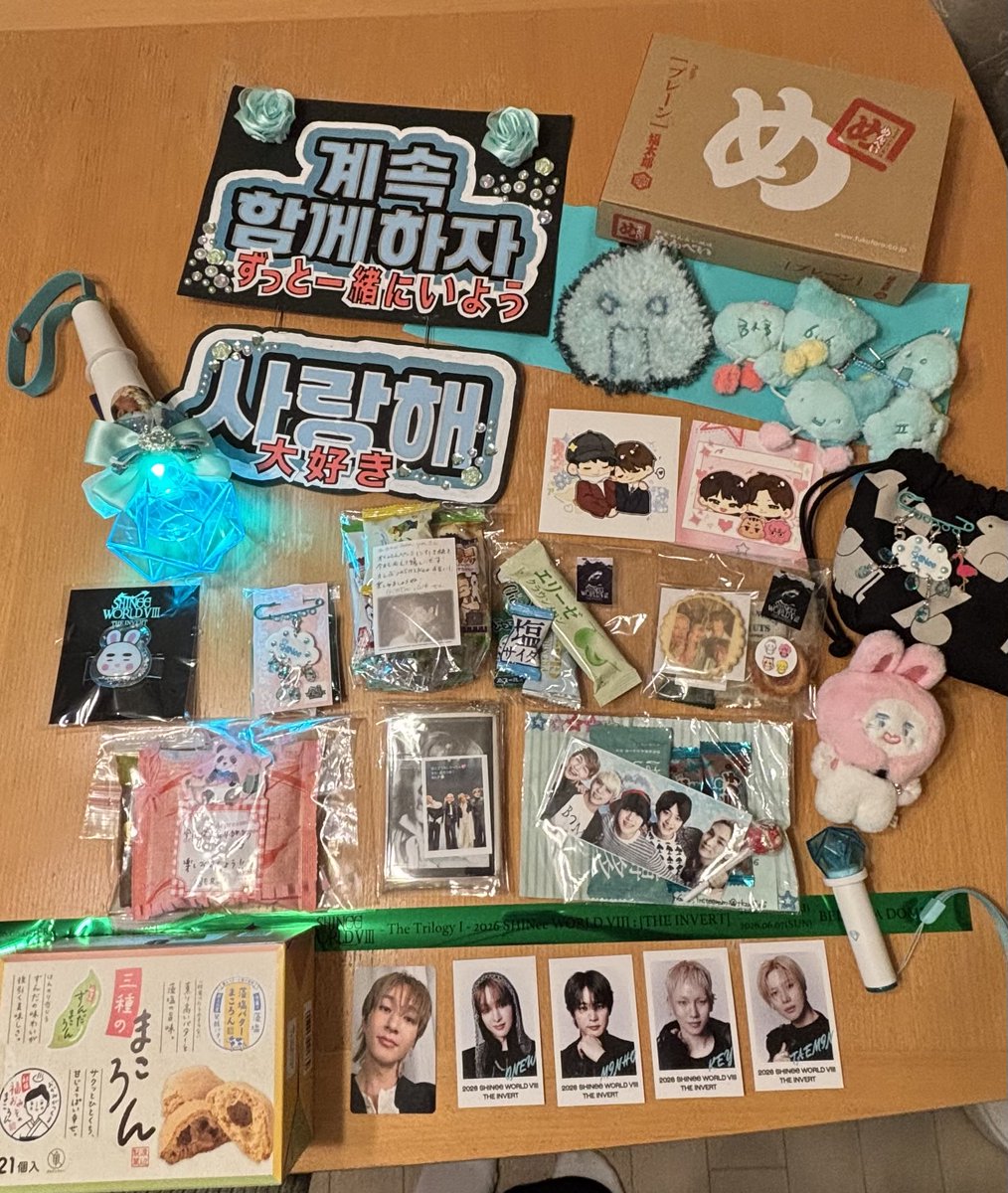 onewym1's tweet photo. 幸せすぎる日曜日が終わってしまったー💦
初めて5人揃ったSHINeeをこの目で見ることができてこんな幸せあってもいいのと何度も思ったよ。
onewくんが最後メントで言葉詰まってしまってたけど、8年ぶりだもんね🥹
SHINeeにいてくれてありがとー✨✨✨
いつも仲良くしてくれるチングありがとね💕💕 https://t.co/vbCu49LH3y