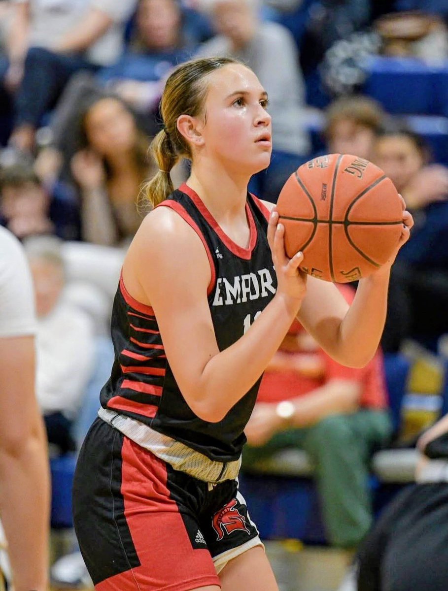 SunflowerSmack's tweet photo. TOTO caught up with @MayDa2028 (‘28) of @EhighAthletics to talk 🏀🏀upcoming season, recruiting &amp; she nailed TOTOs Speed Round…who is the funniest Lady Spartan?!? 🤔 
Maycee is an easy kid to root for‼️
🎙️Spotify➡️ https://t.co/NiIcYrtsdL
🎙️SoundCloud➡️ https://t.co/HK56hfju0B https://t.co/ypwzJq14HB