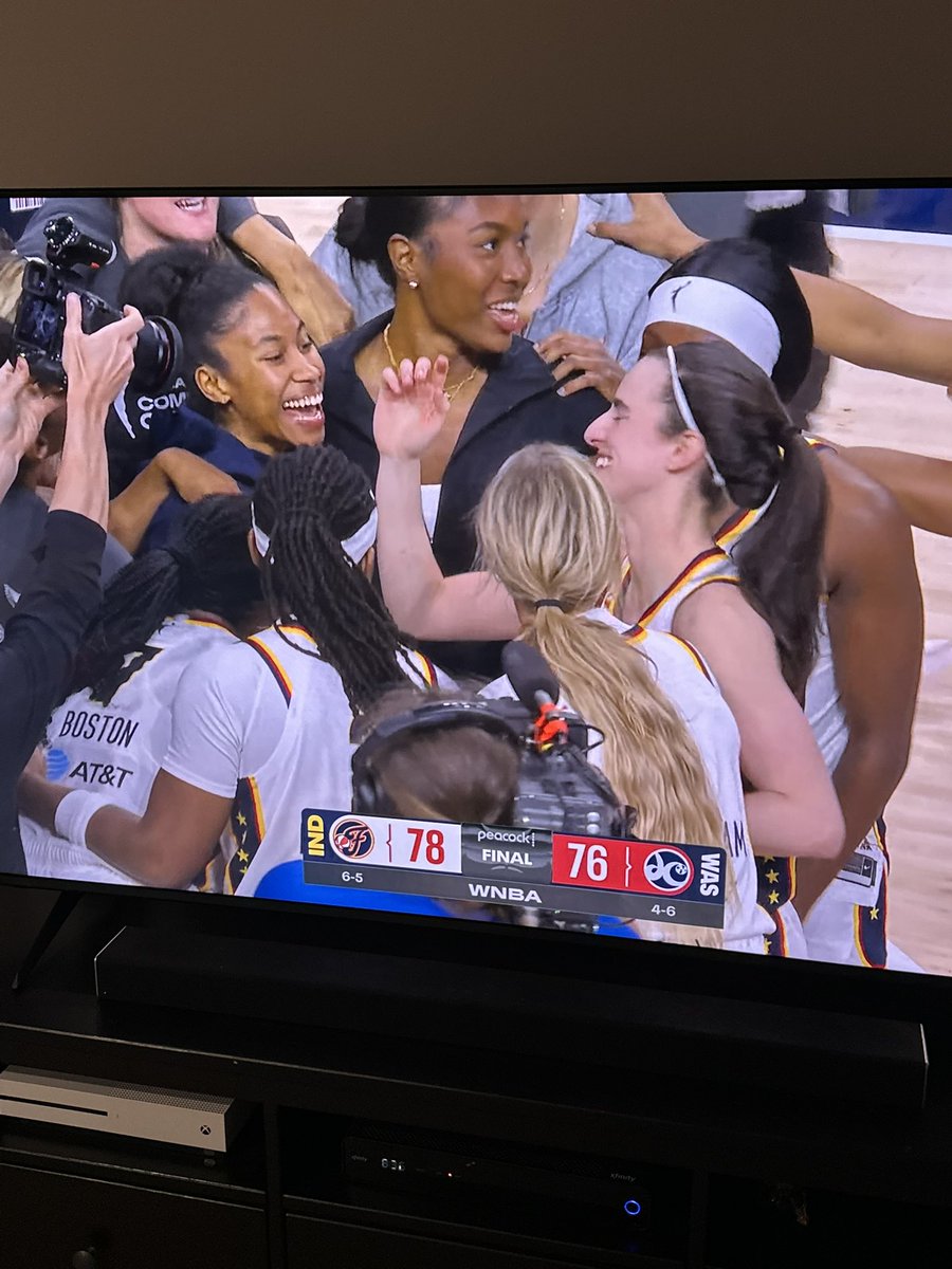 EmHolls's tweet photo. LFG @CaitlinClark22!!! Great @IndianaFever W!! 🏀🔥 https://t.co/U1eFxjmnqm