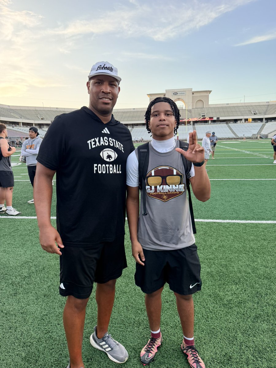 aydenramirez22's tweet photo. Had a great camp today @TXSTATEFOOTBALL ! lots of great competition and great reps! @CoachNealy @CoachGuillermo_ @GJKinne @TrustMyEyesO https://t.co/4aIhyDgDiR