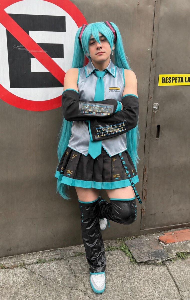 ModsAlejo's tweet photo. 💥 AVISO DE ÚLTIMO MOMENTO 💥
– Alejandro Aguilar acaba de ganar el concurso de cosplay a nivel CDMX  –
Foto 100% real del chotopop. No fake, no IA. 🫪
(Nos informó que su siguiente cosplay será de femboy) https://t.co/OqLUeeZfTa