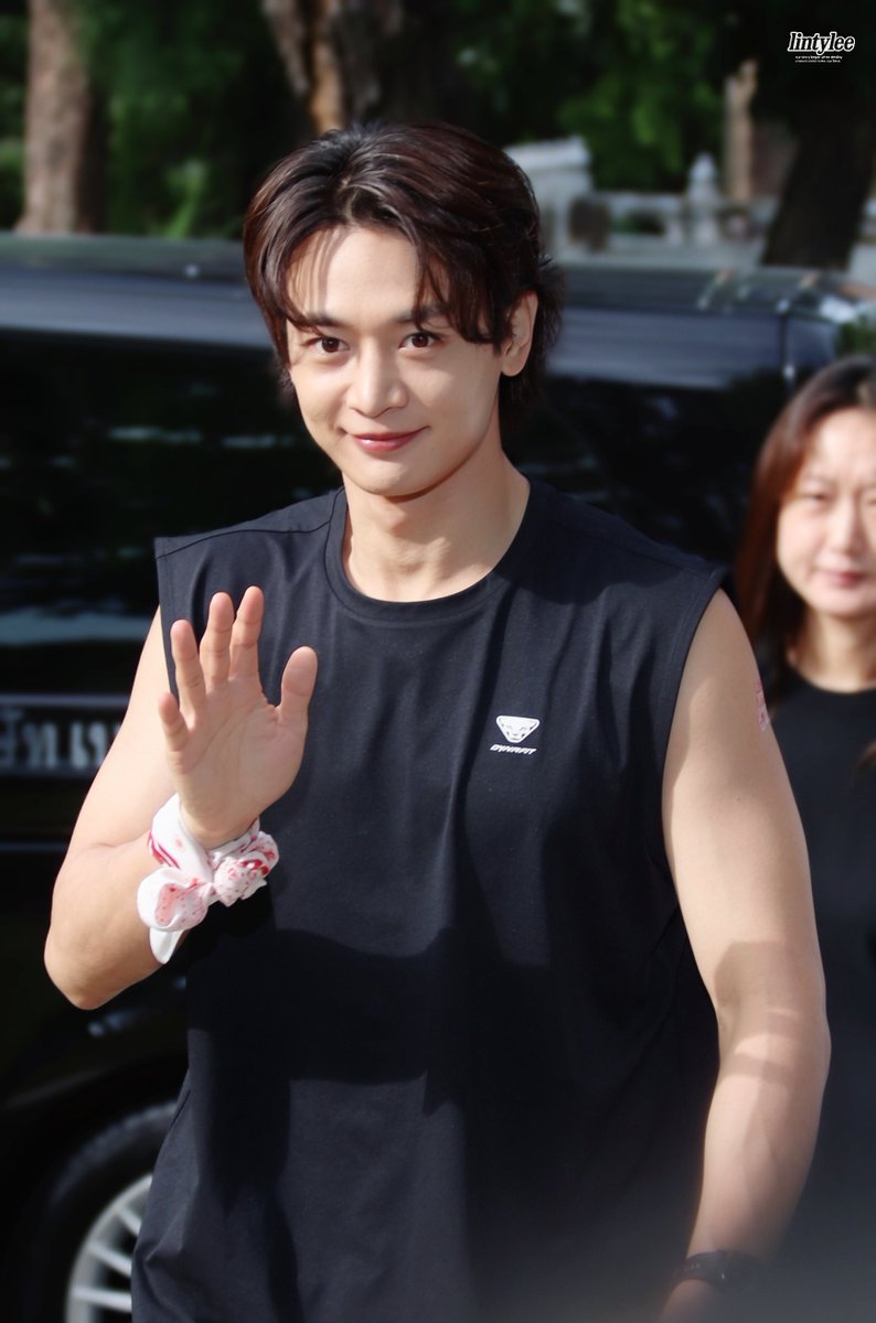 _lintylee's tweet photo. หล่อมาก งื้อออ
ขอมาเจอพี่มินโฮสักแป๊ป ก่อนไปทำงาน  
#민호 #샤이니 #MINHO 
#SHINee #ミンホ https://t.co/x6GNUTme2b