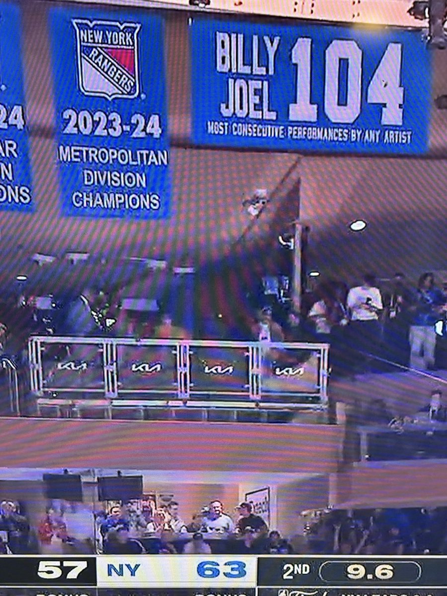 JamestownDean's tweet photo. Billy Joel having a banner in the rafters at Madison Square Garden is exquisite. @SickosCommittee https://t.co/EFfayFWP8q