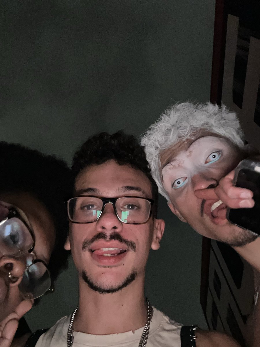 imfelipe_mp3's tweet photo. some pride selfies 🤪 https://t.co/04KTP6qPqD