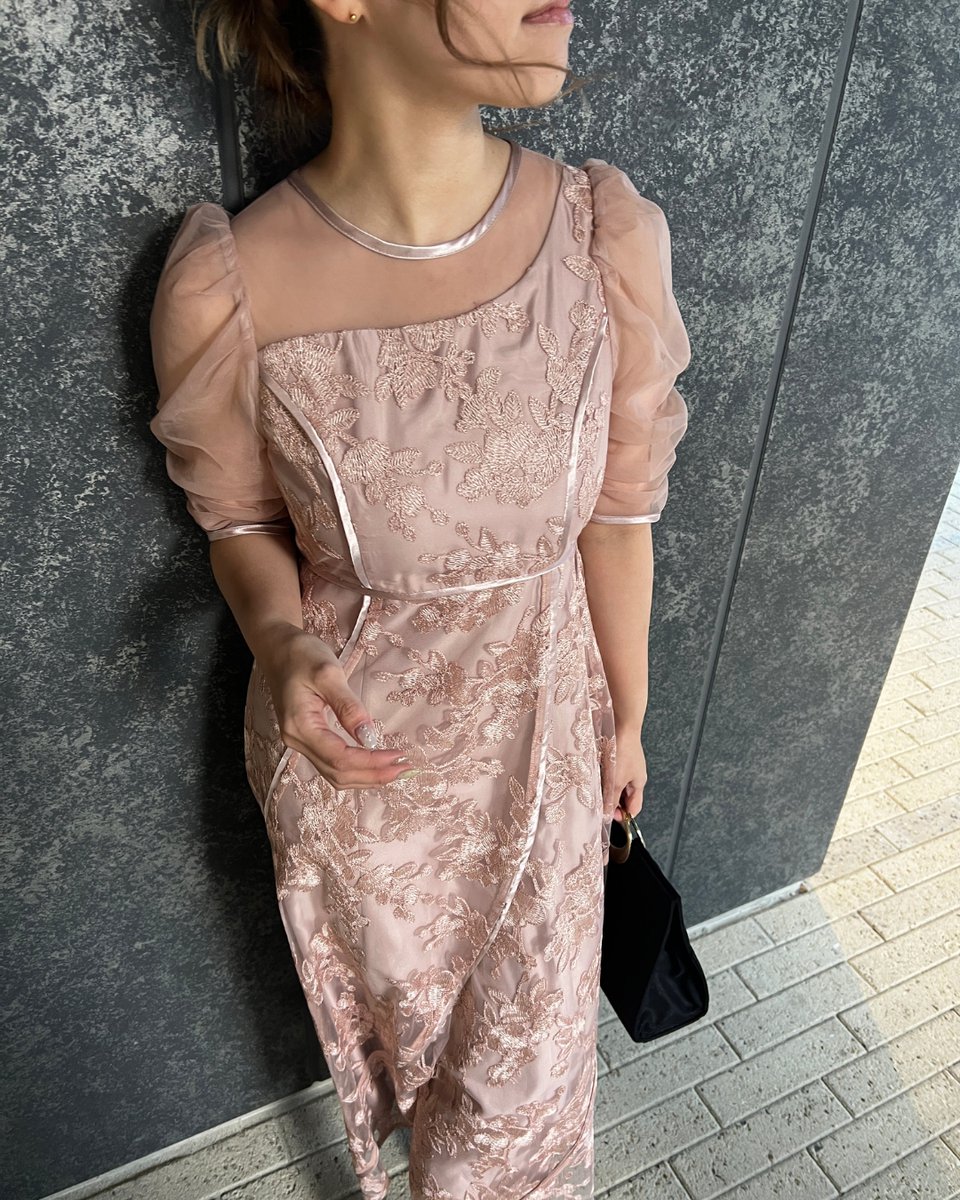 可愛すぎない大人フェミニン🩰 王道フェミニンにほんのりモードなmood