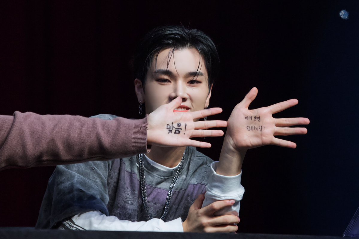 happykumizzang's tweet photo. 이거보면행복해짐 https://t.co/jbmoGJmFbr