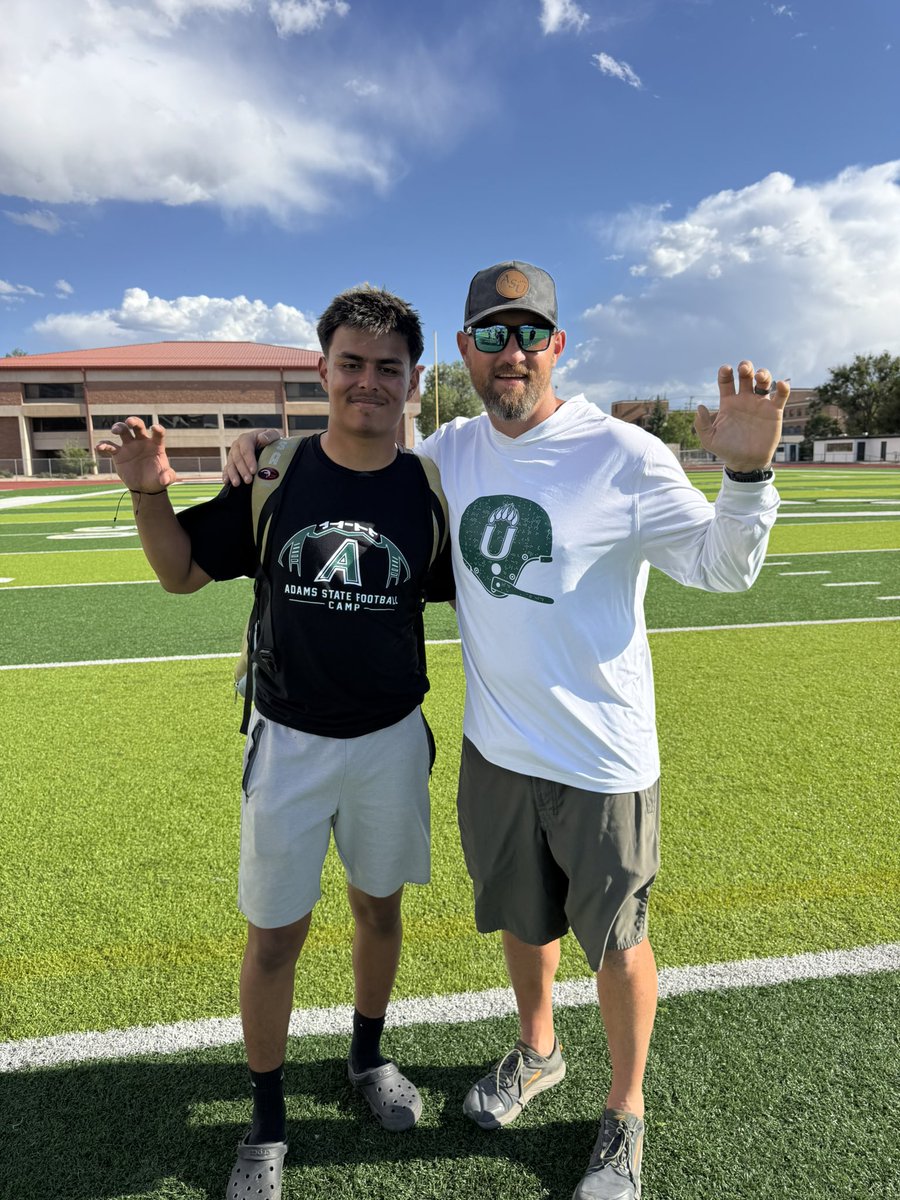 ChrisHinojosaJr's tweet photo. Thank you to @asugrizzliesfb for hosting us at your campus for your camp! Thank you to @CoachByrd916 for getting us right for competition, and to @coacholney and @CoachGallasASU for welcoming me with opening arms!
@MesaRidgeFootb1 
@TeamFullGorilla 
@jcalip_02 
@CoachTom45 
@PrepRedzoneCO