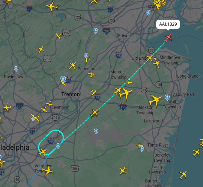 IQmatter's tweet photo. @kranepool it looks strange. I wonder if all these airliners circling over NJ is related. https://t.co/hxNOpPbUhu