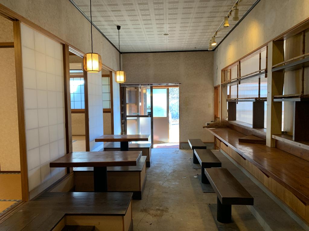 sanshin1's tweet photo. 鹿児島市宮之浦町【建物付売地】土地320坪木造店舗約15坪住宅約22坪2500万円
https://t.co/tOufnJsoTS

画像ギャラリー
https://t.co/3QSAjnC75I

本物件は、鹿児島市北の薩摩吉田I.Cから車で3分の場所で、各種流通事業所や自動車整備・物品倉庫・資材置き場等が立ち並んでいる路線沿いにあります https://t.co/N3UIlkLC0e