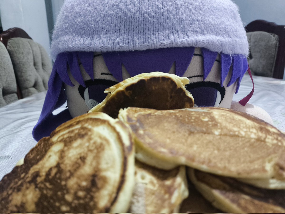 DailyNesoSakura's tweet photo. Guess who's free (at least for a couple weeks) from school https://t.co/pB6NssqIcB