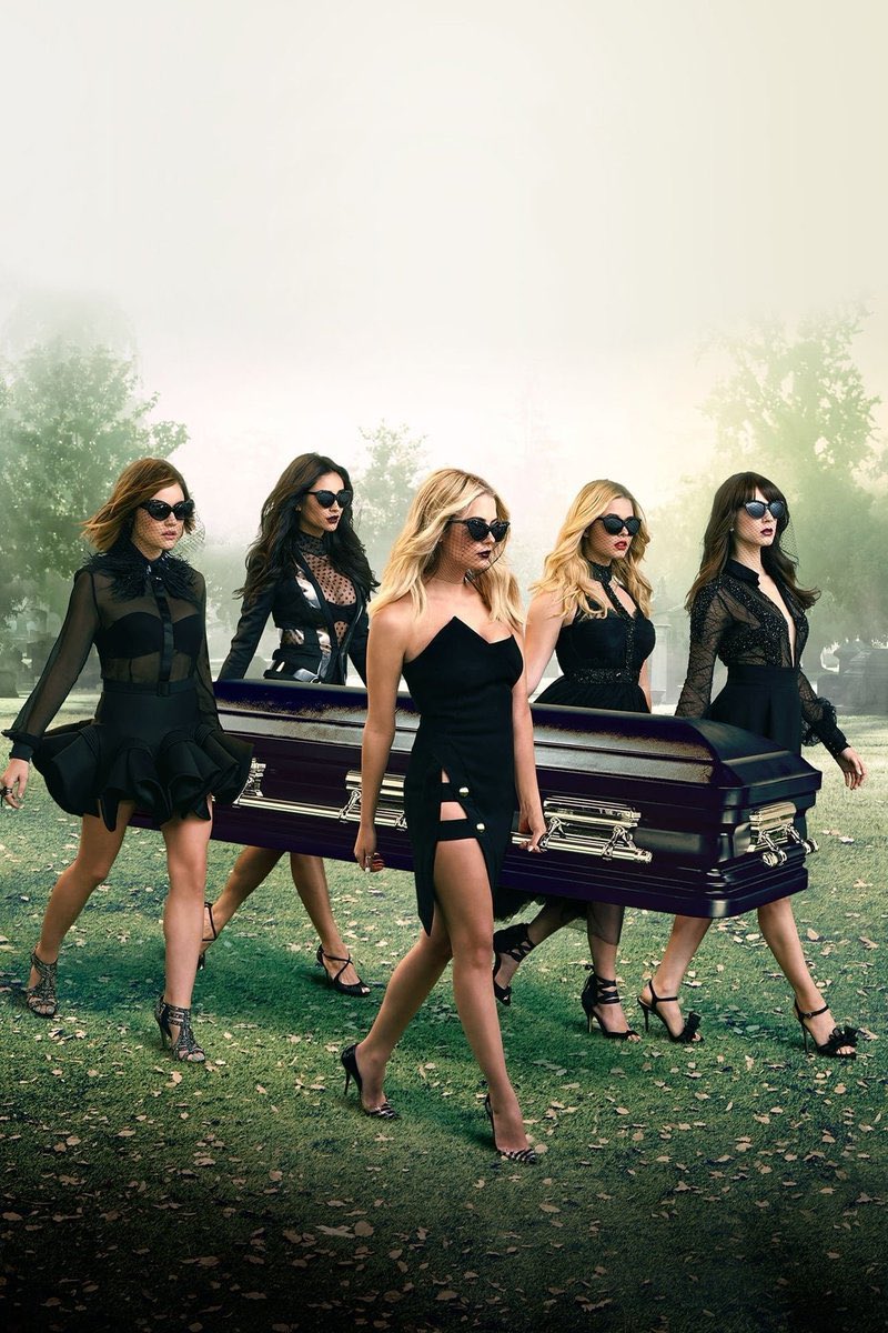 alcoolandra's tweet photo. iconic pretty little liars. https://t.co/xjxBWa4q9Q