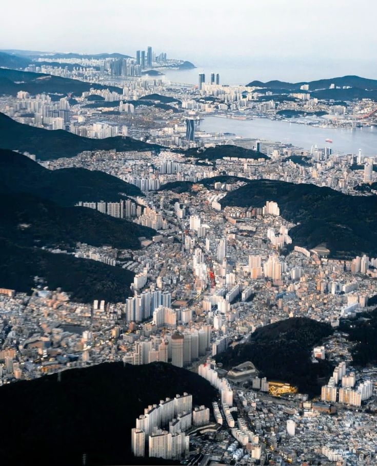 Natute123's tweet photo. I bet you cannot guess this city? https://t.co/CdgKLdZ4LR