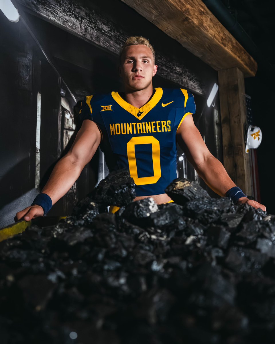 BroncsBaker's tweet photo. 🥷 HARD EDGE 🟡🔵 @WVUfootball https://t.co/9NvX5QbxNE