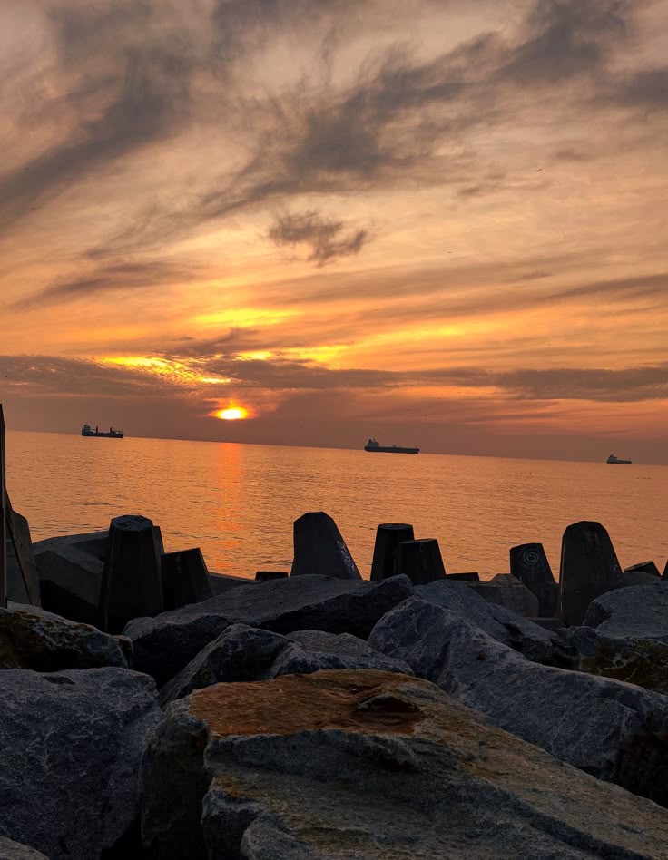 yyangpito's tweet photo. Mini au #Nomin | Otro Atardecer 

Jaemin nunca penso que sus vacaciones en viña seria la gran cosa, pero conocer a un lindo pastelero hizo que ese pensamiento cambiara. https://t.co/MfdttQoAtz