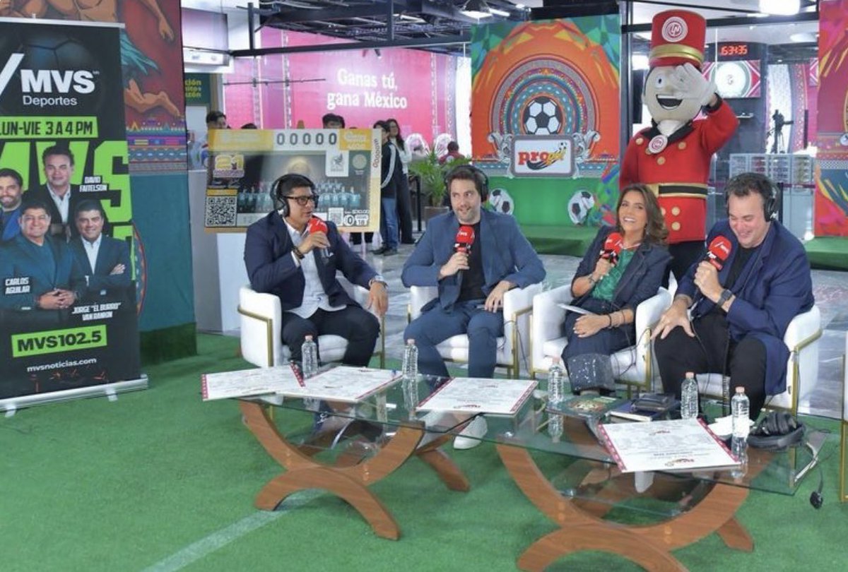 DavidFaitelson_'s tweet photo. Muchas gracias a la @lotenal y a su directora @OliviaSalomonV por recibirnos en sus instalaciones…
@MVSNoticias @MVS102_5 @memo_schutz @elzarcaguilar @burrovan https://t.co/ZLQ3Y0FAJV